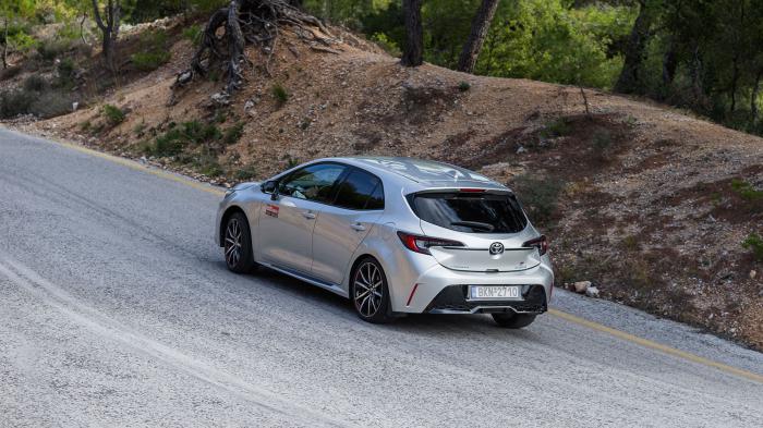 Skoda Scala VS Toyota Corolla Βαθμολογίες. Ποιο είναι καλύτερο σε κατανάλωση, χώρους, επιδόσεις, εγγυήσεις.